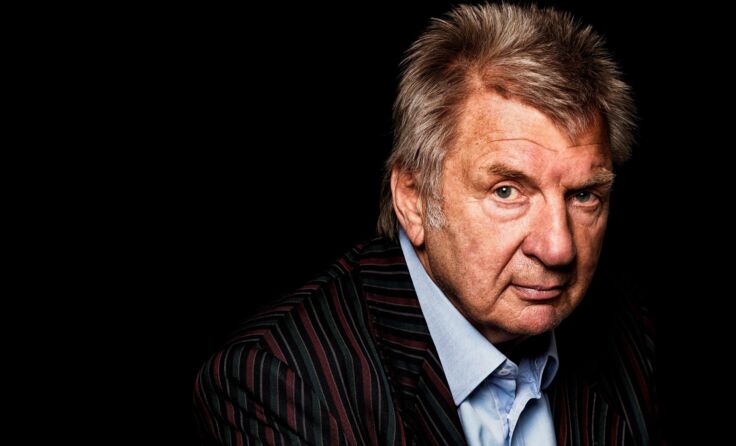 Werner Schneyder liest Texte von Kurt Tucholsky über Menschen auf der Flucht. Foto: Jeff Mangione