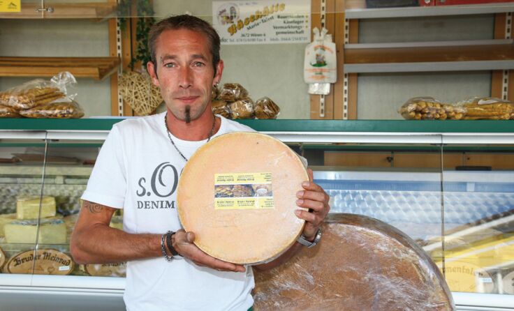 Herzhafte Schmankerl gibt es ab Freitag wieder bei der Käsehütte Stix. Foto: Boris Mitterlehner