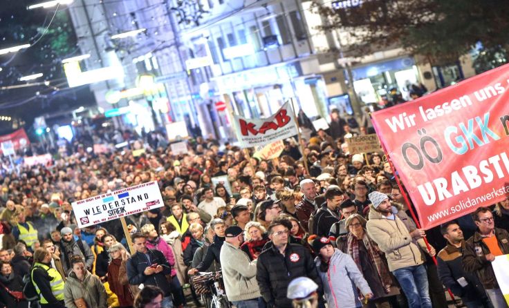 Am 13. Dezember findet in Linz die zweite Donnerstags-Demo statt.Foto: Volker Weihbold