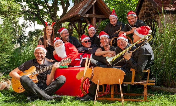 Die Danube Connection Big Band lädt in die Turnhalle zum X-Mas-Konzert. Foto: DCBB