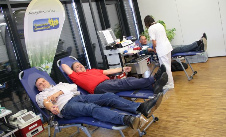 Blut spenden und Leben retten wie Bürgermeister Manfred Baumberger Foto: Stadtgemeinde Ansfelden