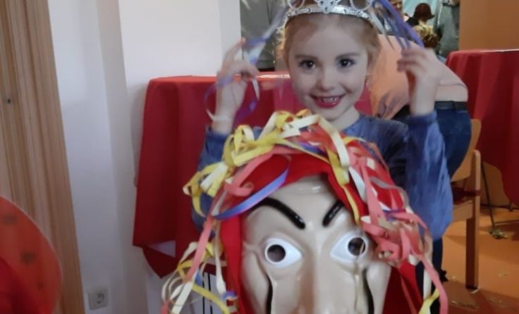 Prinzessinnen, Clowns und Co. können ihre Kostüme schon vorbereiten. Foto: Kerstin Klausegger