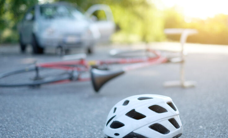 Die beiden Unfallbeteiligten wurden unbestimmten Grades verletzt. (Foto: Adobestock.com/Paolese)
