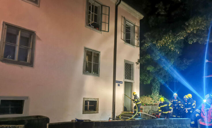 Brand Mehrparteienhaus in der Aisttalstraße (Foto: Brandstätter/fotokerschi.at)