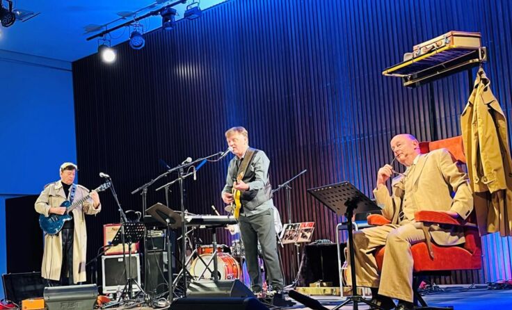 Charly Rabanser( re.) und die Band Zelinski (Foto: Primeßnig)
