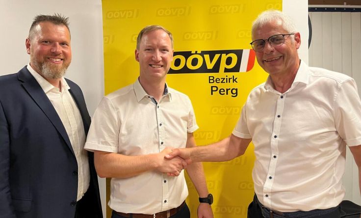 Bgm. Gerhard Fornwagner mit Markus Hann und Karl Gusenbauer. (Foto: Primeßnig)