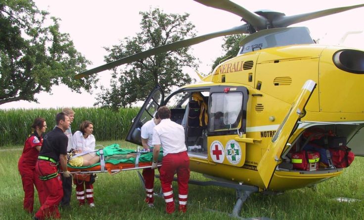 Mit dem Rettungshubschrauber brachte Georg Gruber ins Krankenhaus. (Foto: Rotes Kreuz)