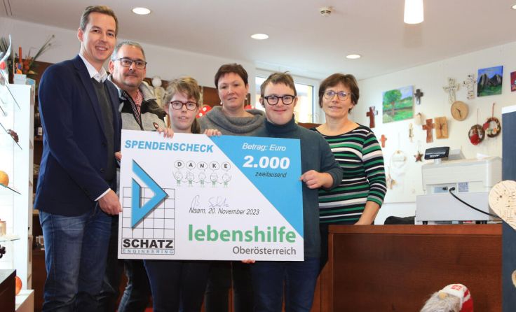 Spendenbergabe an die Lebenshilfe OÖ in Perg. (Foto: Schatz GmbH)
