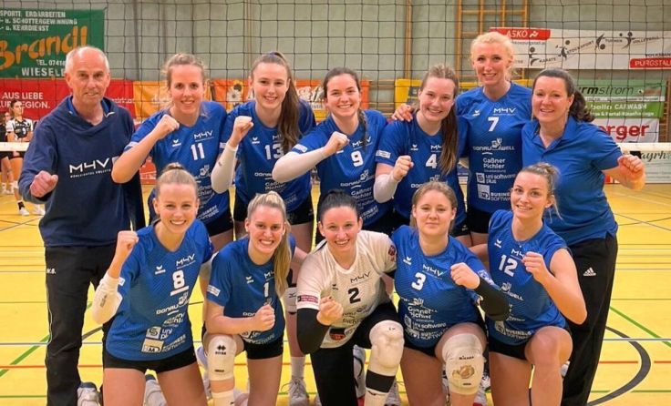 m4V-Girls: Jubel über den achten Sieg (Foto: M4V)