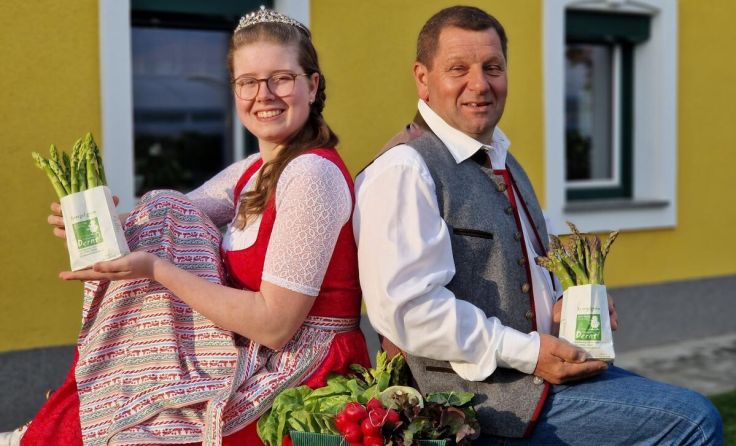 Caroline und Reinhard Derntl freuen sich auf das Genussfest auf ihrem Hof. (Foto: lebe)