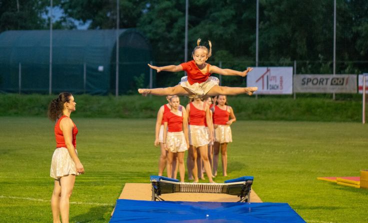 Sonnenwendschauturnen der ASKÖ Mauthausen (Foto: Ralf Punkenhofer)