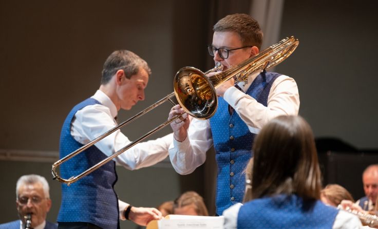Kapellmeister Dietmar Azesberger und Solist Michael Seifried, Fotograf: Josef Madlmayr