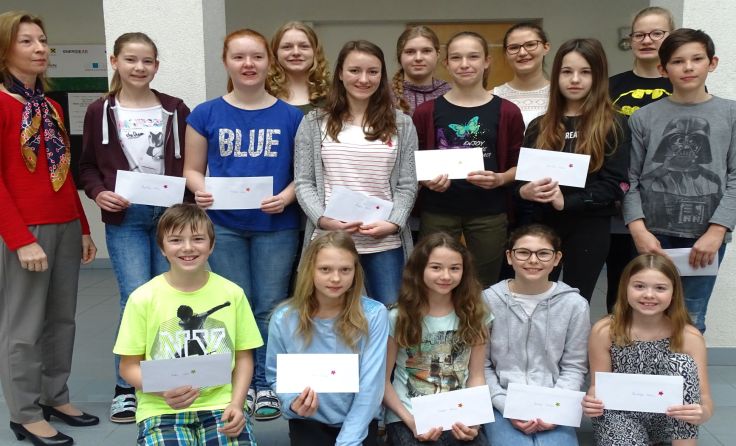 Die "Viel-Leser/innen" der Musikmittelschule Saxen mit ihrer Lehrerin.
