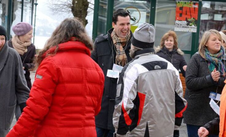 Auch Gmundens Bürgermeister Stefan Krapf beteiligte sich an der Aktion.*Foto: Alexandra Bachner