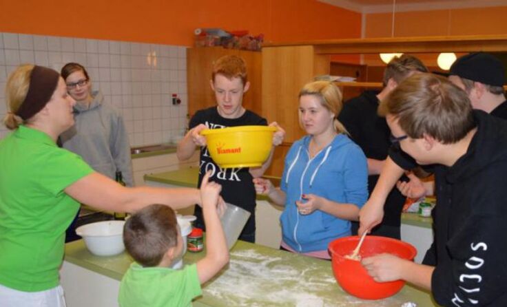 Voller Einsatz beim Brotback-Kurs der Gesunden Gemeinde Laakirchen
