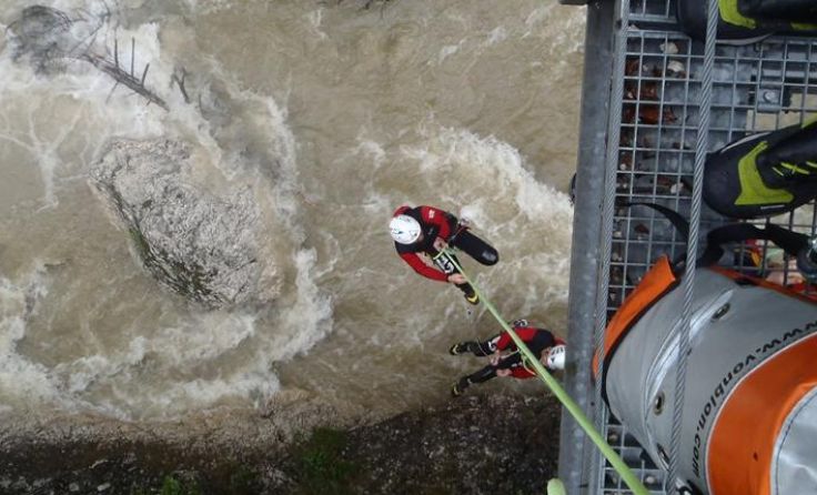 Bergung aus einer Klamm Foto: Wasserrettung