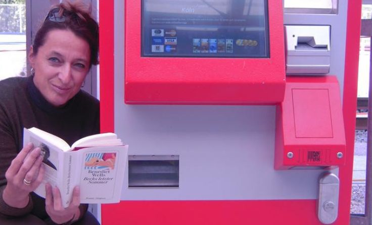 Petra Stockhammer von der Bücherei Gmunden schickt Bücher auf Reisen. Foto: Stockhammer