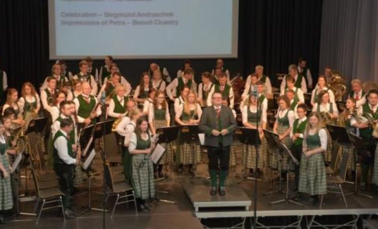 Feuerwerkmusik Langwies mit Kapellmeister Frigo Neuböck Foto: Willi Hitzenberger 