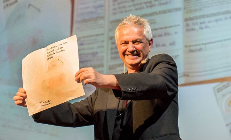 Halmut Retzel bei der Präsentation der Befragungs-Ergebnisse Foto: Stadtgemeinde Gmunden