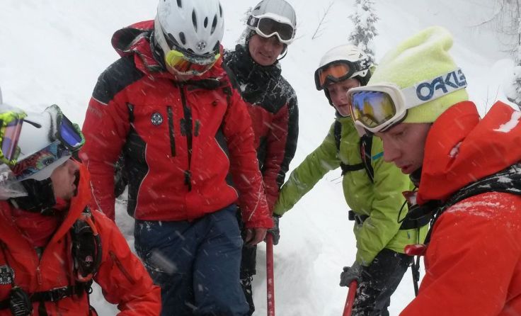 Eine junge Freeriderin wurde mit dem Akja geborgen. Foto: BRD Obertraun/Hallstatt 