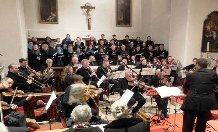 Singfoniker in f in der Kapuzinerkirche Foto: Josef Aigner