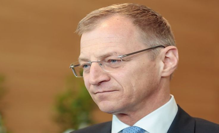 Thomas Stelzer tritt auf die Schuldenbremse. Foto: APA/EXPA/JOHANN GRODER