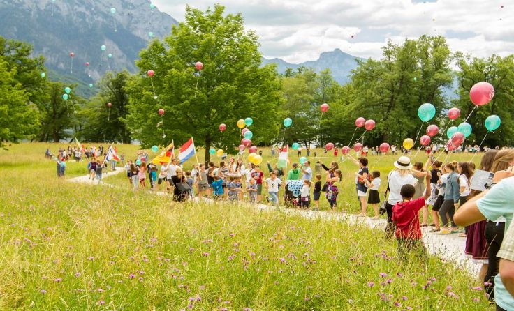 Gemeinsamer Luftballonstart    Foto: Kisi