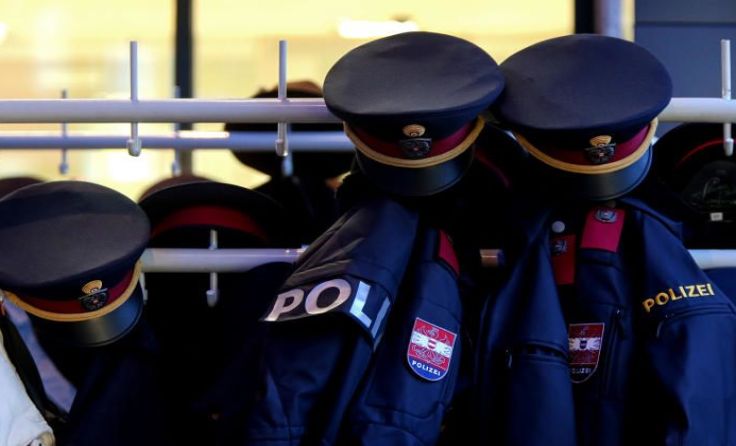In vielen Polizeidienststellen bleiben derzeit Posten frei. Foto: Weihbold