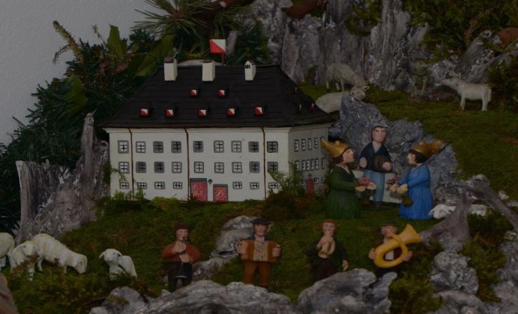 Viel Brauchtum und Regionales ist in der Krippe zu finden. Fotos: Hageneder