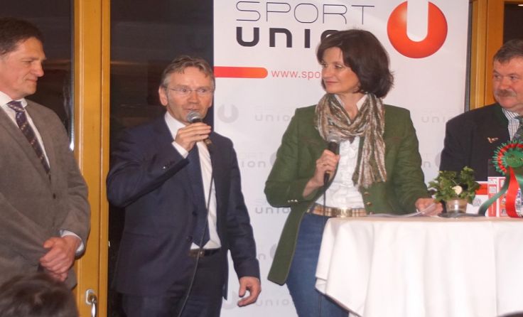 Talkrunde (v.l.): Bgm. Fritz Steindl, Franz Schiefermair, Moderatorin Claudia Foto: Peter Sommer