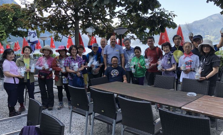 Wandergruppe beim Hotel Hois´n Wirt &copy; TVB Traunsee Almtal
