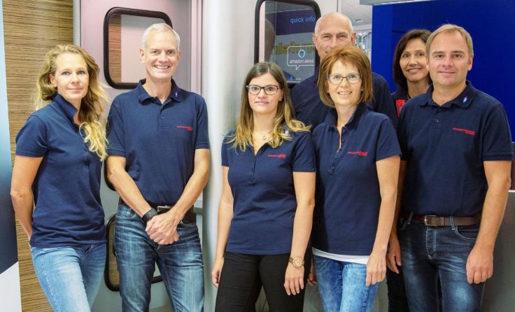 Leopold Tremmel, AMS Leiter Gmunden und sein Team der Lehrlingsmesse Foto: AMS