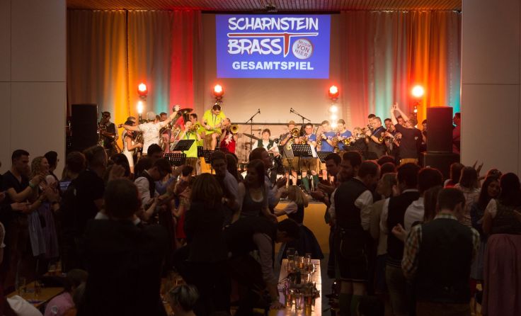Einer der Höhepunkte: das Gesamtspiel aller beteiligten Formationen Foto: Mathias Frauenhuber