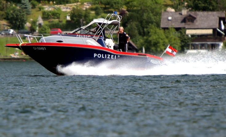 Die Polizei rettete zwei Segler aus Seenot. Symbolbild: Weihbold