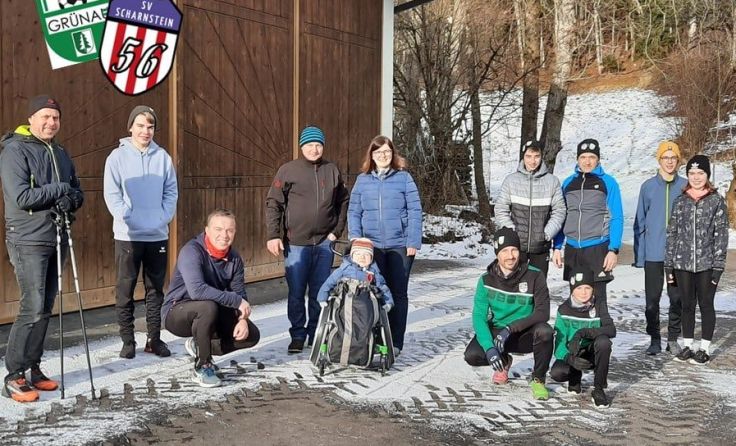 Jung-Kicker aus Scharnstein und Grünau laufen "Gemeinsam füreinander". Foto: privat