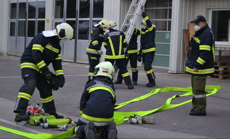 Mit der Prüfung stellte der Nachwuchs sein Können unter Beweis. Foto: Feuerwehr Laakirchen