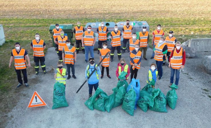 Helfer der FF Oberweis beim Einsatz Foto: FF Oberweis