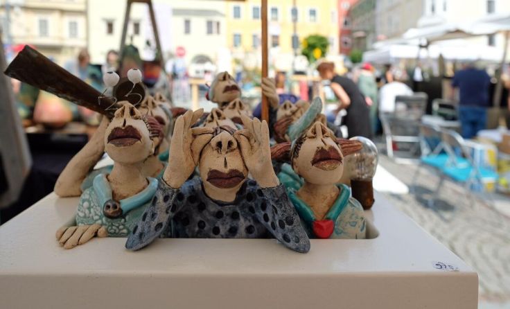 Vielfältige handwerklich und künstlerisch hochwertige Keramik ist zu sehen. (Foto: Wolfgang Ladin)