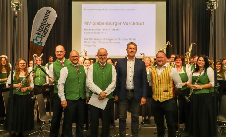Der MV der Siebenbürger Vorchdorf freut sich über die Goldene Medaille. (Foto: OÖBV)