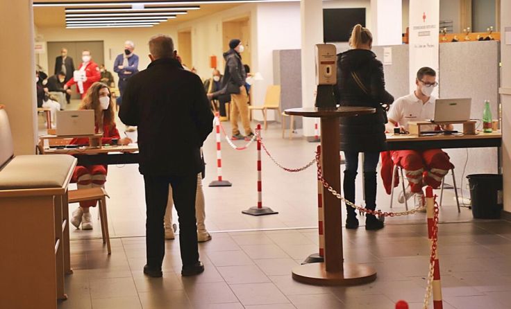 Impfstraße im Waldcampus Traunkirchen (Foto: Hörmandinger)