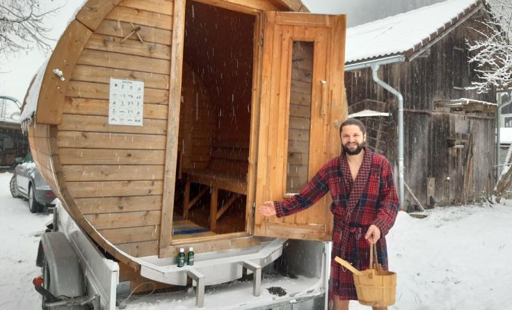 Direkt aus der Sauna in den Schnee – auch das ist möglich. (Foto: Mittermeier)