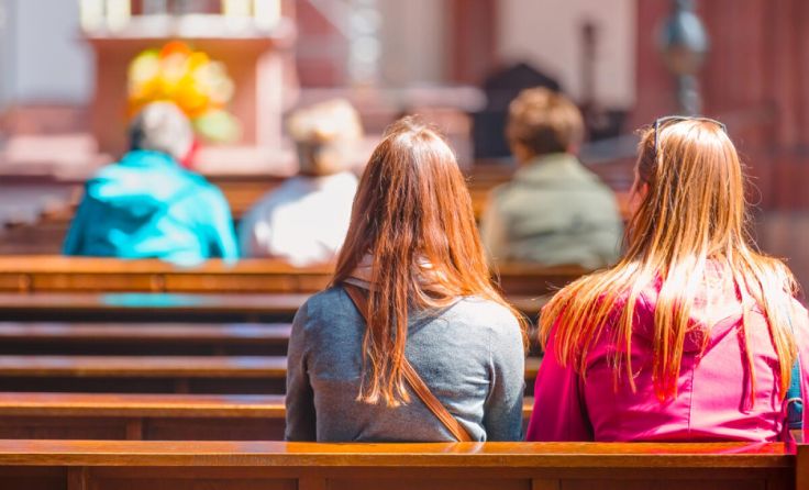 Die Zahl der Katholiken nimmt ab. (Foto: muratart/Shutterstock.com)