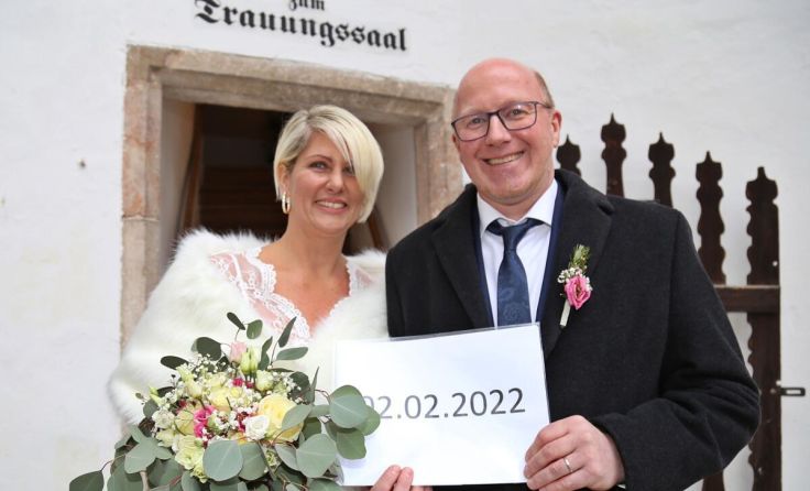 Eva und Markus Edthaler aus Roitham entschieden sich für den 2.2.22. (Foto: Hörmandinger)