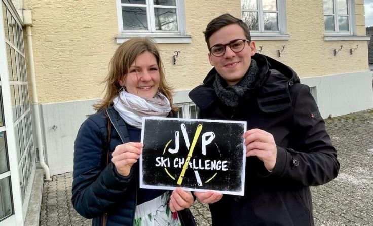 JVP-Bezirksobmann Maximilian Attwenger mit Bezirkssiegerin Katrin Burgstaller (Foto: privat)