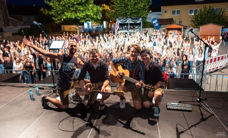 Chris Steger mit Band (Foto: Freund der Berge)