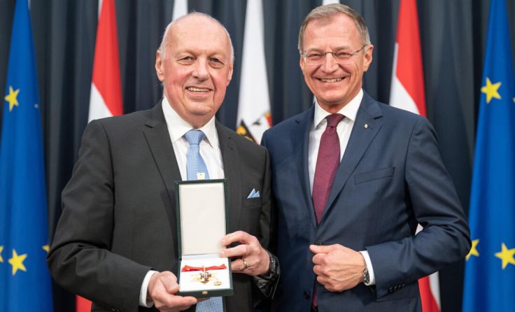 Ehrung ehemaliger Zweiter Landtagspräsident Adalbert Cramer (Foto: Peter C.Mayr)