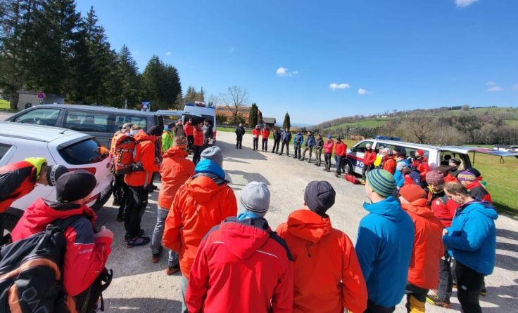 Rund 50 Personen waren am neuerlichen Sucheinsatz beteiligt. (Foto: Bergrettung Gmunden)