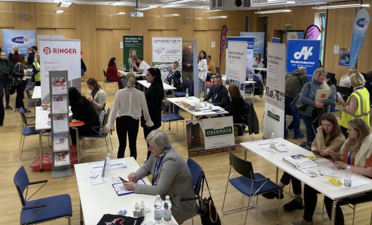 Das Interesse an den angebotenen Stellen sowie an den Arbeitskräften war groß. (Foto: AMS Gmunden)