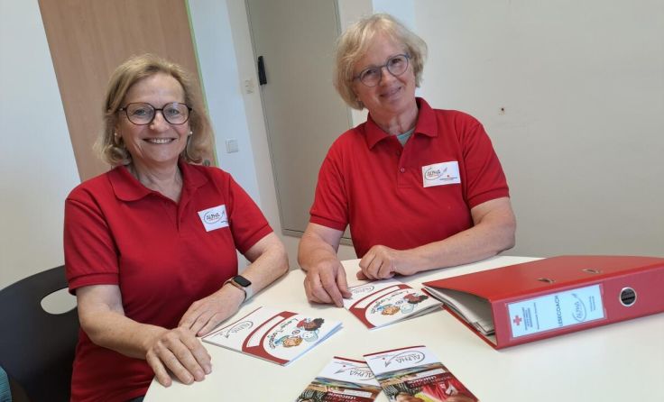 Gabriele Eder und Andrea Bojdunyk sind als Lesecoaches im Einsatz. (Foto: Peter Sommer / Fotopress)