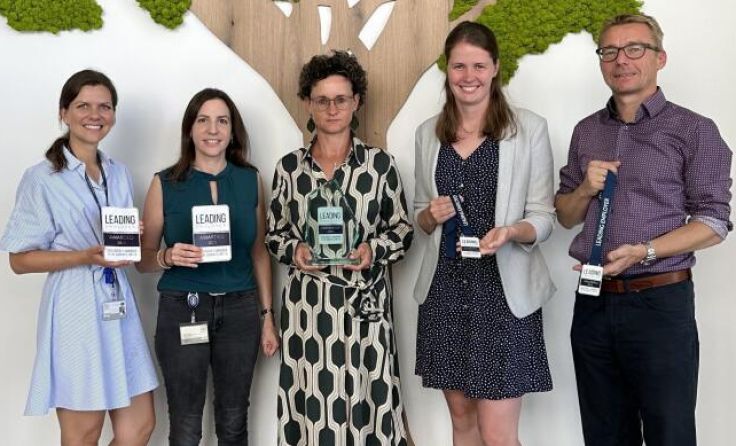 Freude über die Auszeichnung bei Miba (Foto: Miba)